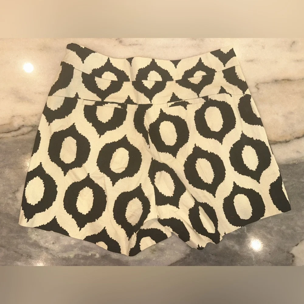 EUC Anthropologie Cartonnier Size 6 Black and‎ Cream Patterned Women's Shorts